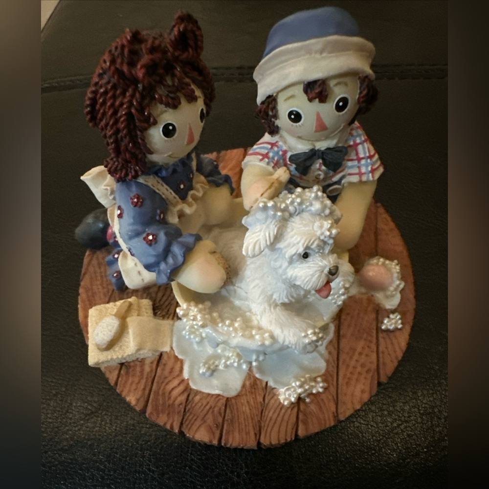 Raggedy Ann & Andy Lending A Hand Make The Job Fun Bathing Fido Figurine 953172